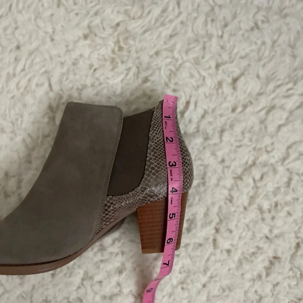 Vionic Anne booties